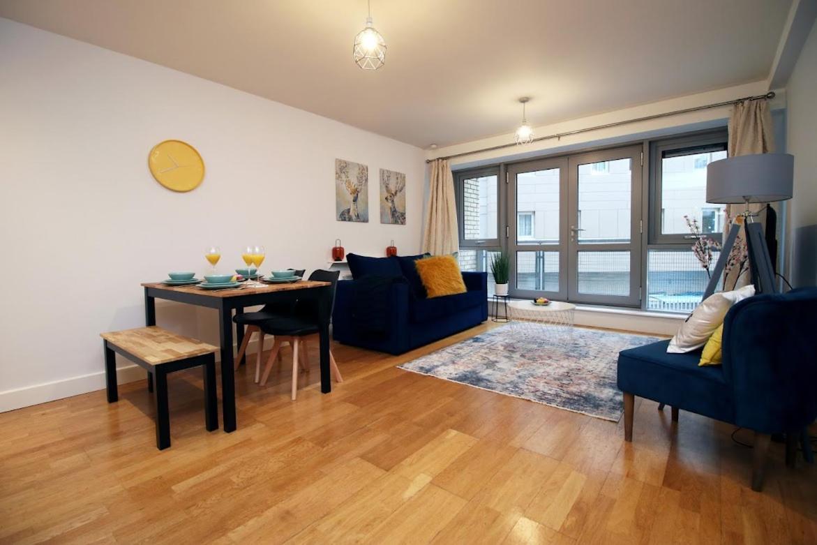 Bright 1Bedroom Apartment, Central Location With Balcony Бристоль Екстер'єр фото
