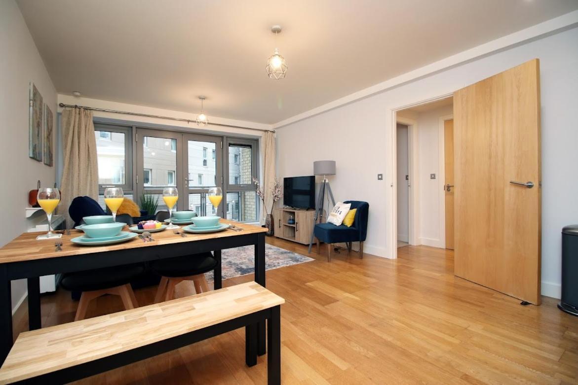 Bright 1Bedroom Apartment, Central Location With Balcony Бристоль Екстер'єр фото